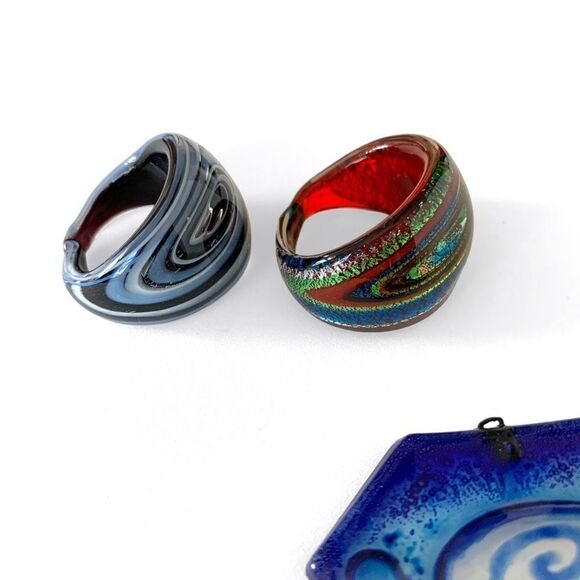 Hand Blown Glass Rings and Pendant - Picture 5 of 6